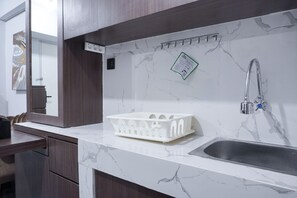 Apartment, 2 Bedrooms | Private kitchen | Full-size fridge, stovetop - Nice And Simply 2Br At Green Bay Pluit Apartment (Jakarta)
