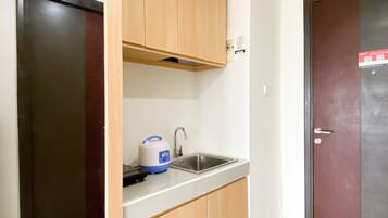 Apartment | Private kitchen | Full-sized fridge, stovetop