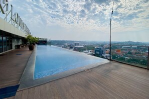 Pool - Cozy Studio Apartment At 21St Floor Warhol (W/R) Residences (Semarang)