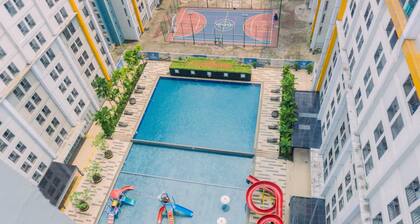 Fancy And Nice 1Br At Paramount Skyline Apartment