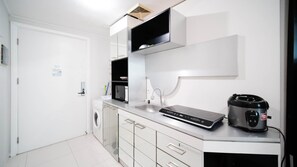 Apartamento, 1 habitación | Cocina privada | Frigorífico grande y placa de cocina