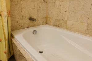 Apartment, 2 Schlafzimmer | Badezimmer | Kostenlose Toilettenartikel, Handtücher