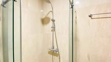 Apartment, 3 Bedrooms | Bathroom