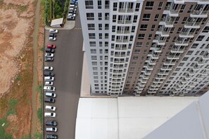 Exterior - Homey And Cozy Style 2Br Apartment Tokyo Riverside Pik 2 (Teluknaga)