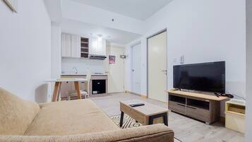 Apartment, 2 Bedrooms | Living area