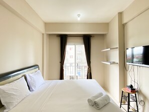 Room - Warm And Restful Studio Room Sunter Park View Apartment (Jakarta)