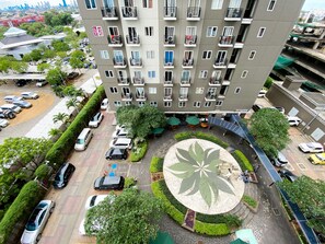 Exterior - Warm And Restful Studio Room Sunter Park View Apartment (Jakarta)