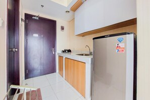 Departamento | Cocina privada | Refrigerador con congelador y parrilla de estufa 
