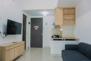 Apartment, 2 Bedrooms | Living area