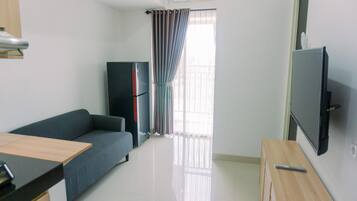 Apartment, 2 Bedrooms | Living area