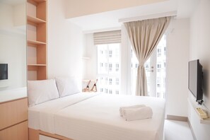 Room - Warm And Simply Studio At Tokyo Riverside Pik 2 Apartment (Teluknaga)