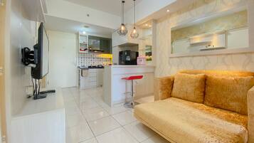Apartment, 3 Bedrooms | Living area