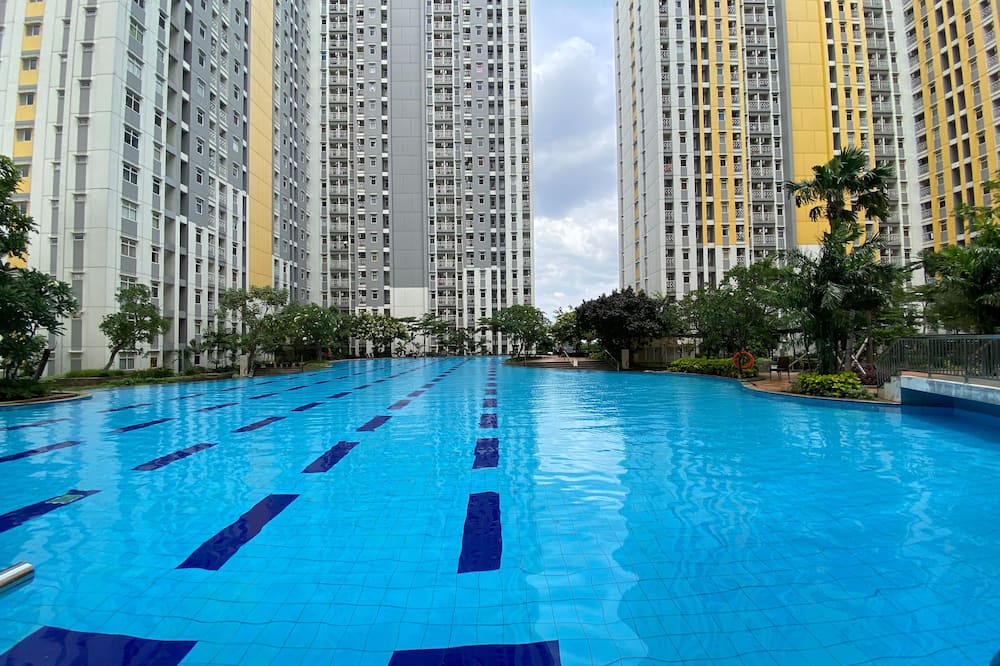 Spacious And Homey 3Br At Springlake Summarecon Bekasi Apartment