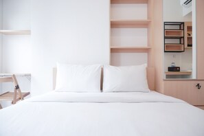 Room - Homey And Simply Studio At Tokyo Riverside Pik 2 Apartment (Teluknaga)