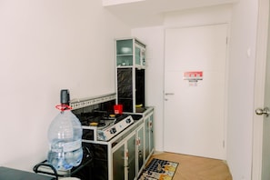 Appartamento | Cucina privata | Frigorifero con congelatore, piano cottura