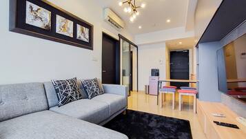 Apartment, 1 Bedroom | Living area
