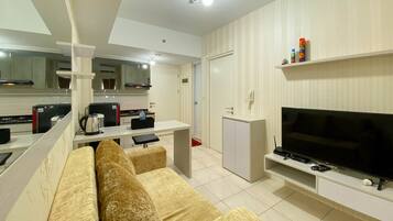 Apartment, 2 Bedrooms | Living area