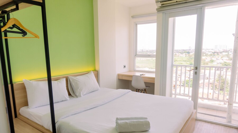 Homey And Cozy Living Studio Poris 88 Apartment