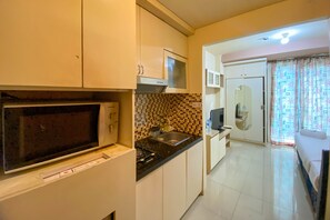 Apartemen | Dapur pribadi | Lemari es besar, oven, dan kompor