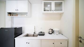 Apartment, 2 Bedrooms | Dapur peribadi | Peti sejuk/penyejuk beku saiz penuh, dapur