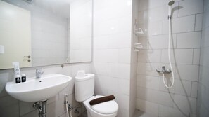 Apartment, 2 Bedrooms | Bathroom - Spacious 2Br Connected To Mall At Anderson Supermall Mansion Apartment (Surabaya)
