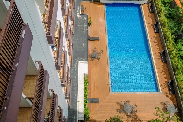 Exterior - Cozy Stay Studio At Dave Apartment (Depok)