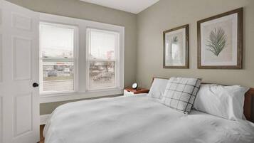 2 bedrooms, desk, iron/ironing board, free WiFi