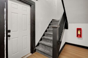 Interior - Cozy 2 Bed - Downtown-West #7 (Indianapolis)