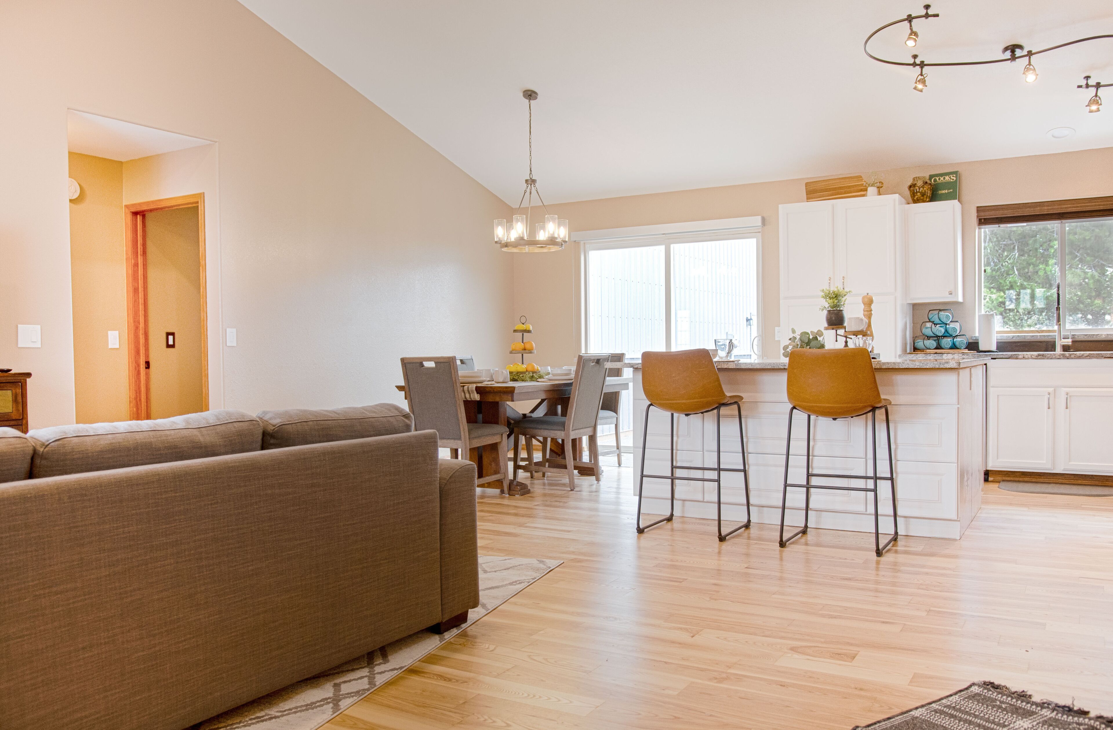 Canfield Park Headquarters w/ National Park Theme