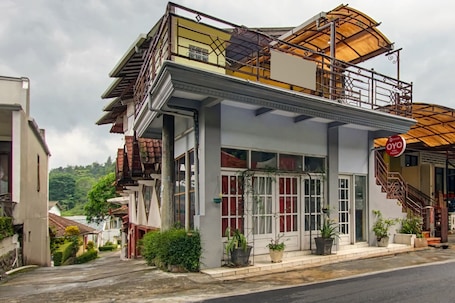 Fachada. Hotel O Villa Papada