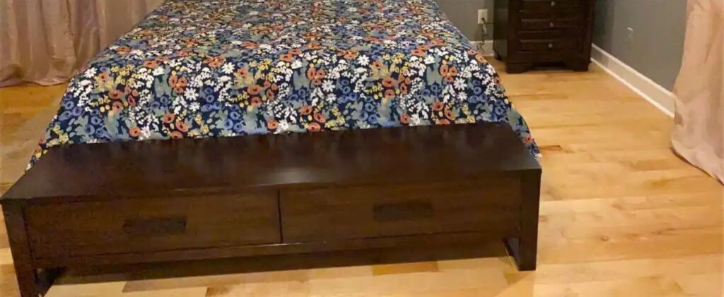 Cheerful cabin, tucked away, for nature lovers.