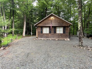 Exterior - Cabin in Lake Community (Greentown)