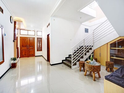 Hotel O Avisha Guest House Syariah