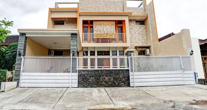 Hotel O Avisha Guest House Syariah