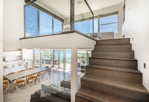 Interior - Dromana Relaxation Escape by Ready Set Stay- Positioned on a cliff & WiFi (Dromana)