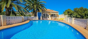 Neosea - view villa with private pool in Moraira