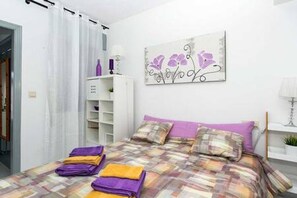 1 bedroom, iron/ironing board, free WiFi, bed sheets