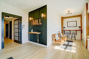 Lobby sitting area - The Mill Hotel  (Waunakee)