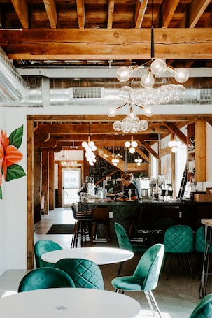 Restaurant. The Mill Hotel