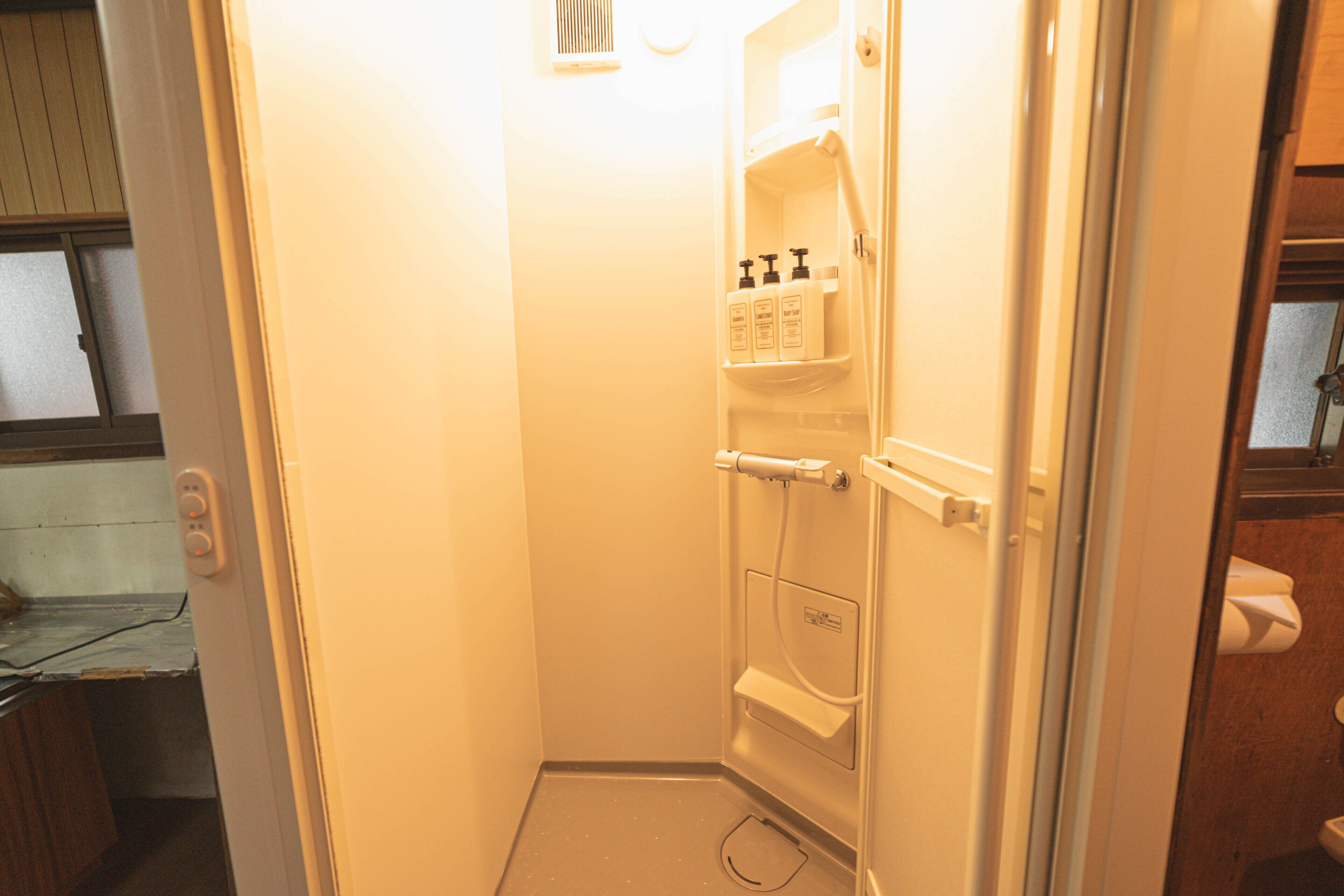 淋浴設備、風筒、提供毛巾、番梘