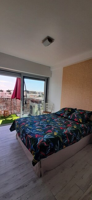 2 bedrooms, iron/ironing board, travel cot, free WiFi - Appartement 6 Personnes Plage AU Bout DE LA RUE (Cagnes-sur-Mer)