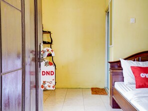 Habitació doble estàndard | 1 dormitori, escriptori i roba de llit