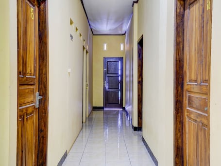 Lobby. Hotel O Wisma Al-fahmi Syariah