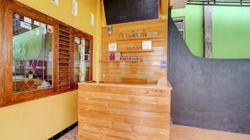 Quầy tiếp tân