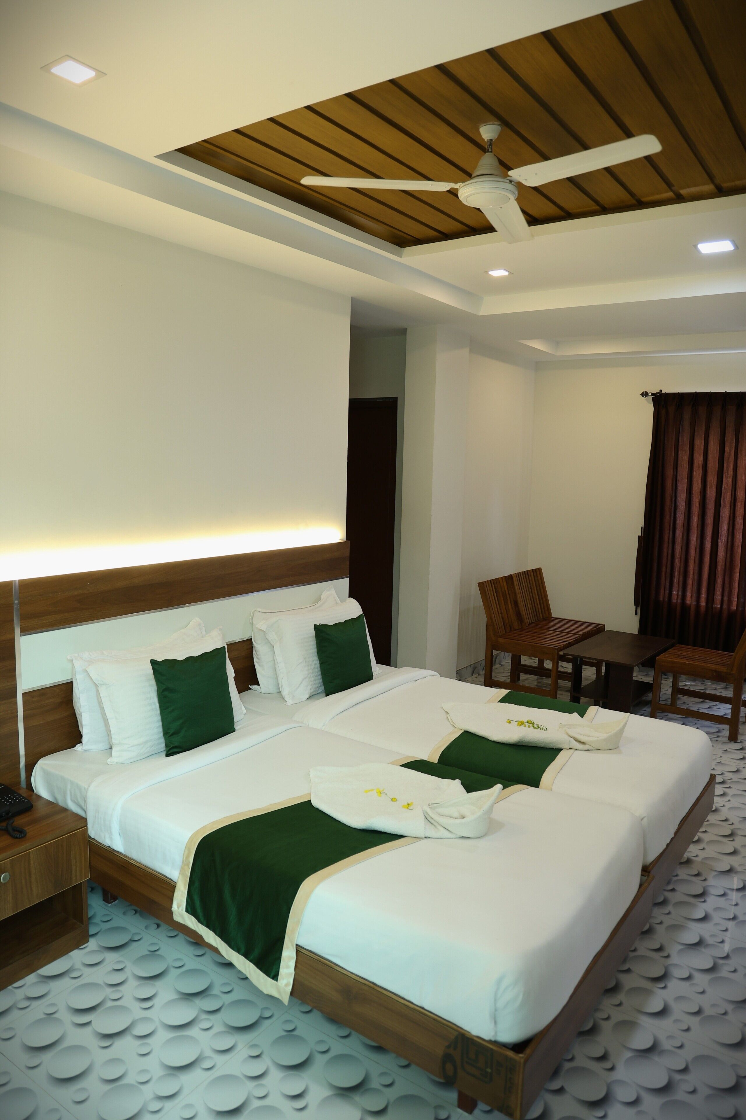 プレミアム ルーム | WiFi (無料)、ベッドシーツ