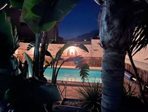 حمّام سباحة خارجي