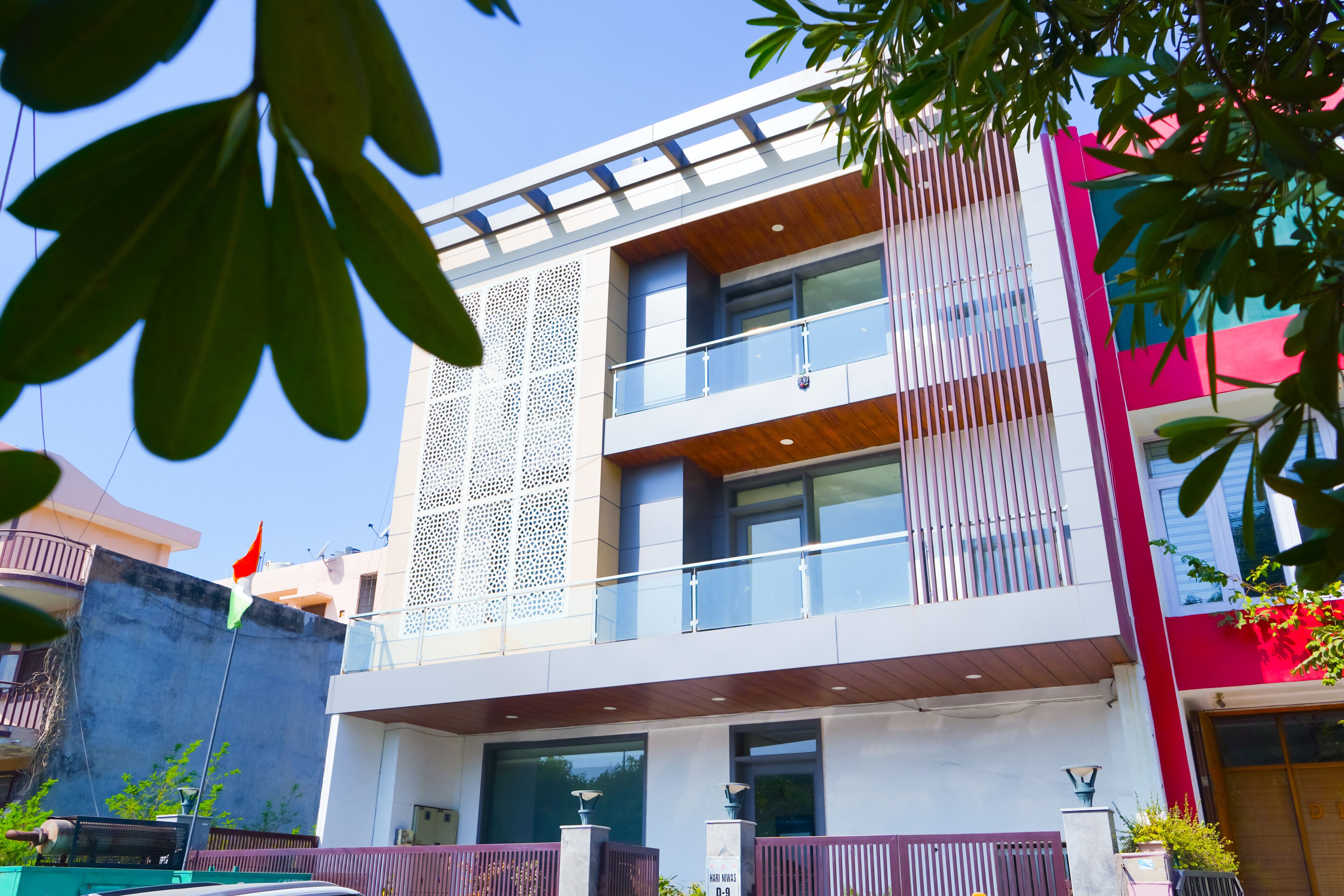 Roomshala 024 Luxury Stays Sector 12