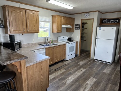 FS Rental #1 - 5mins to Black River