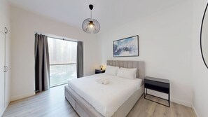 3 habitaciones, tabla de planchar con plancha, wifi y ropa de cama 