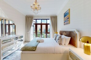 2 habitaciones, escritorio, tabla de planchar con plancha y wifi 